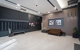 Heroes Square Apartment
